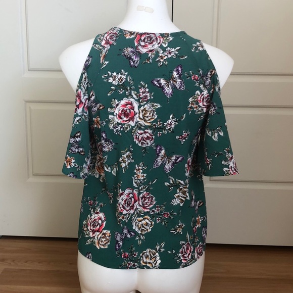 Francesca’s Cold Shoulder Top - Picture 5 of 8